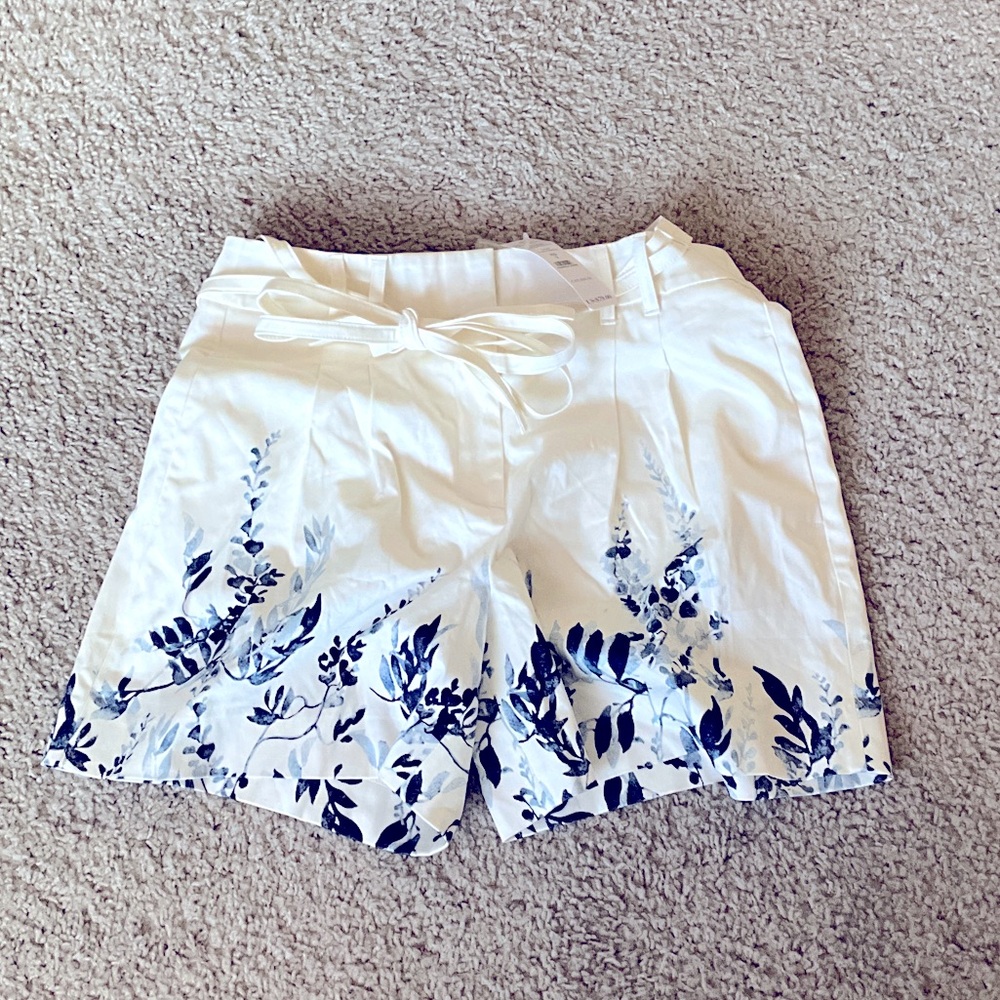 Whitehouse black market shorts